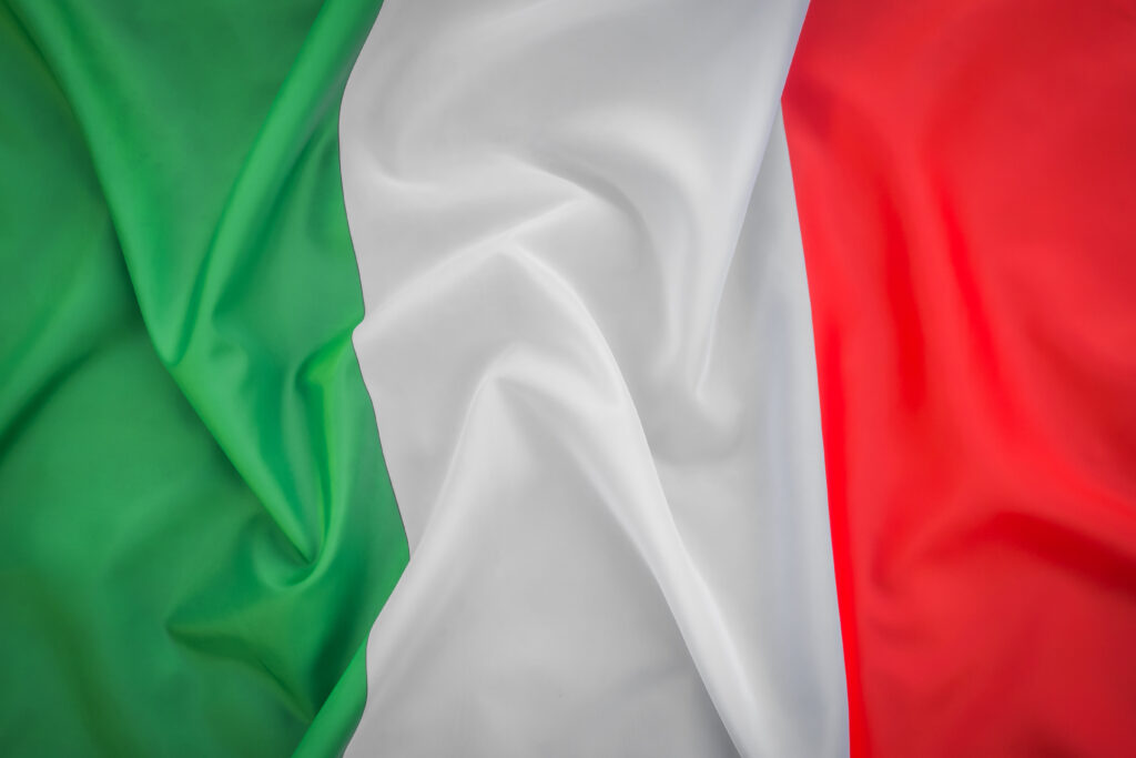 <a href="https://it.freepik.com/foto-gratuito/bandiere-d-italia_1017625.htm#query=25%20aprile&position=16&from_view=search&track=ais#position=16&query=25%20aprile">Immagine di jannoon028</a> su Freepik